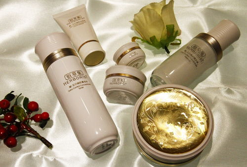 秋季化妝品節(jié)盛典來襲！多重福利搶先鎖定，專屬代金券手慢即無